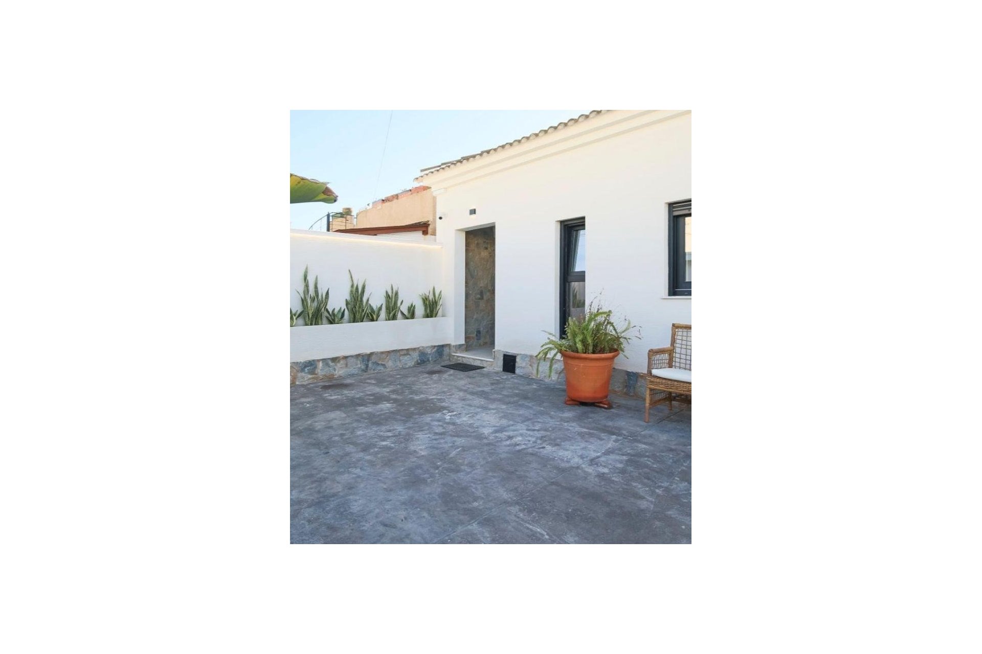 Herverkoop - Herenhuis -
Torrevieja - El chaparral