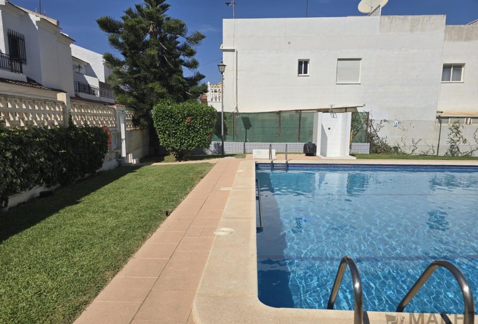 Herverkoop - Herenhuis -
Torrevieja - El chaparral