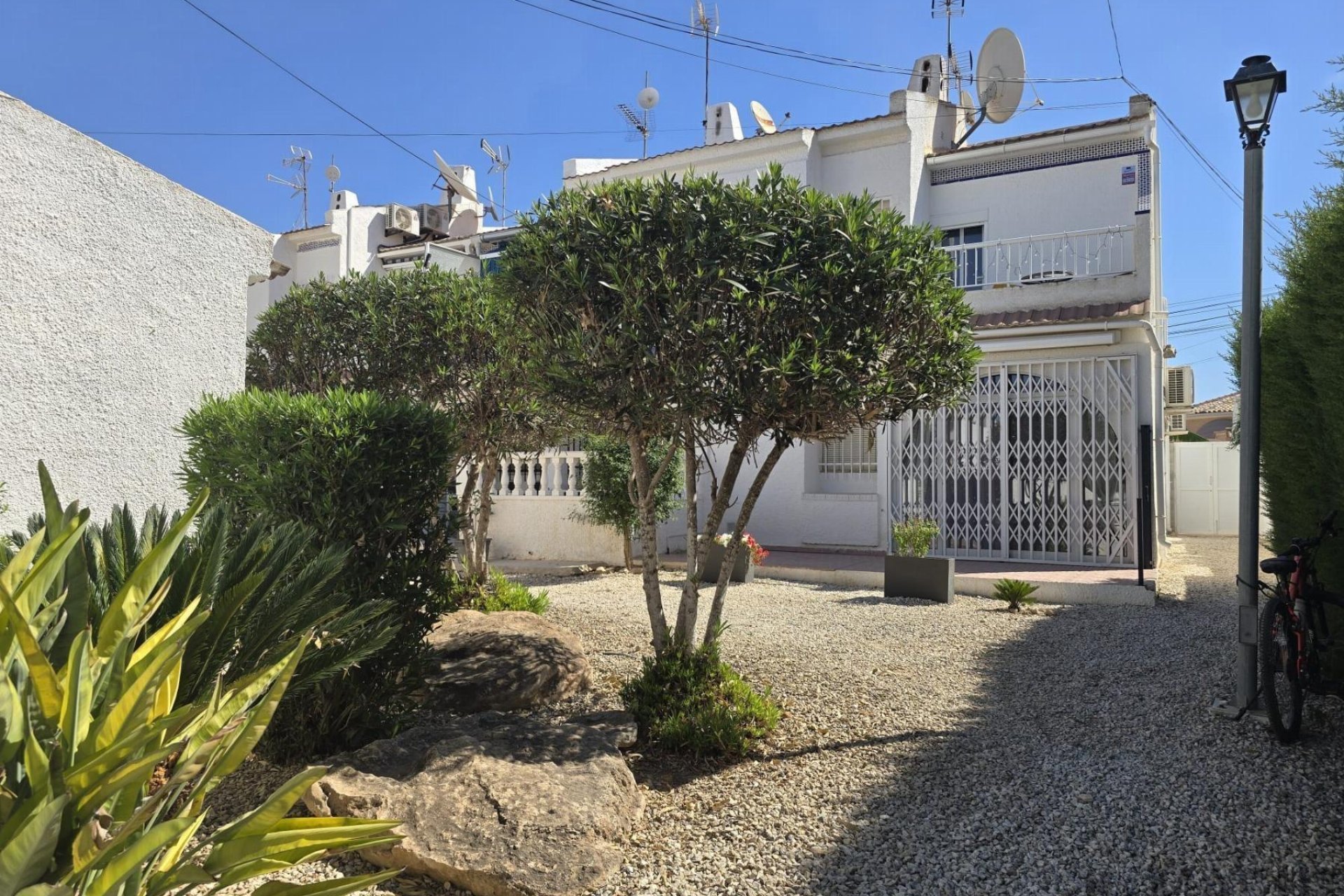 Herverkoop - Herenhuis -
Torrevieja - El chaparral