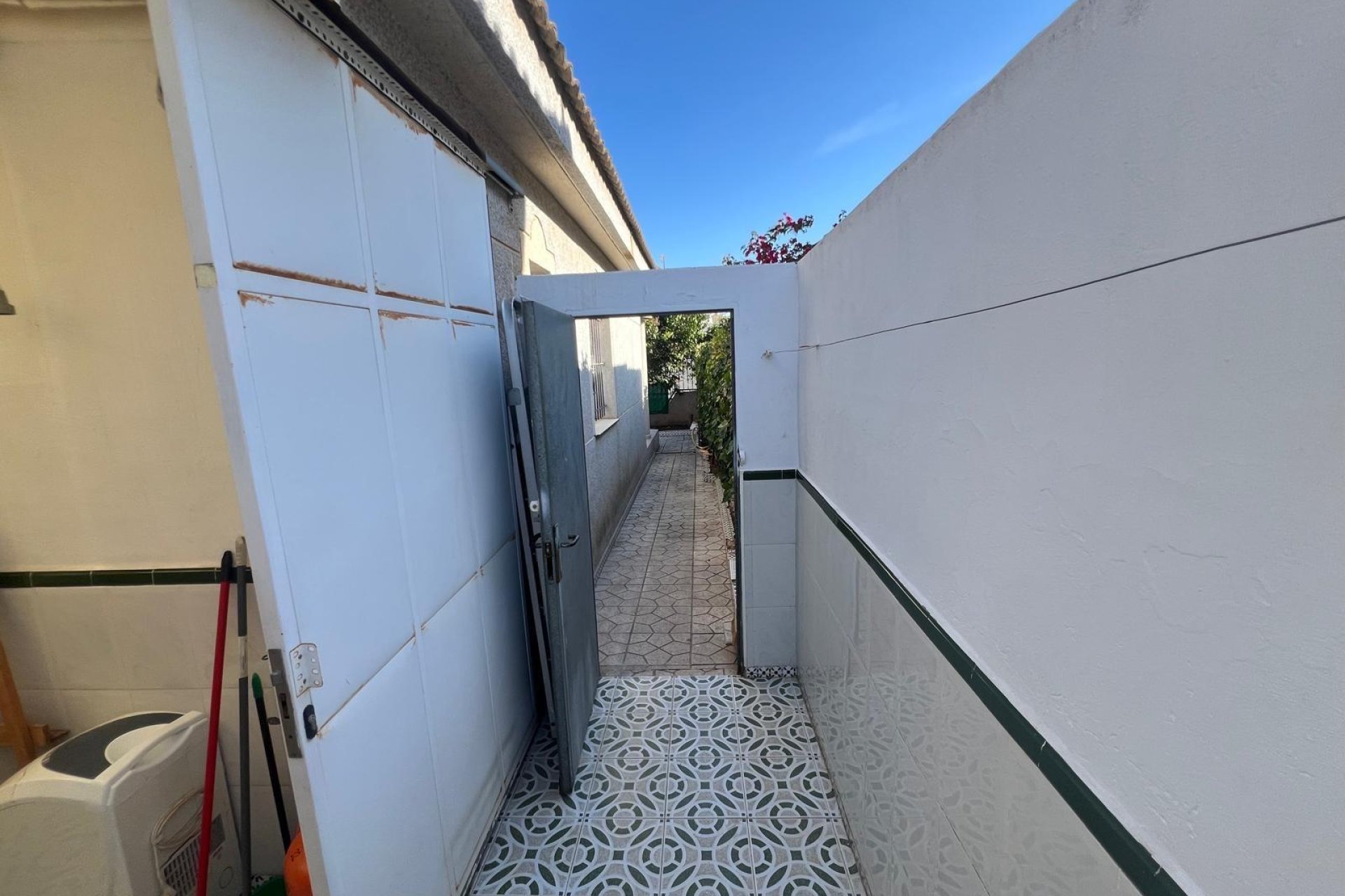 Herverkoop - Herenhuis -
Torrevieja - La siesta