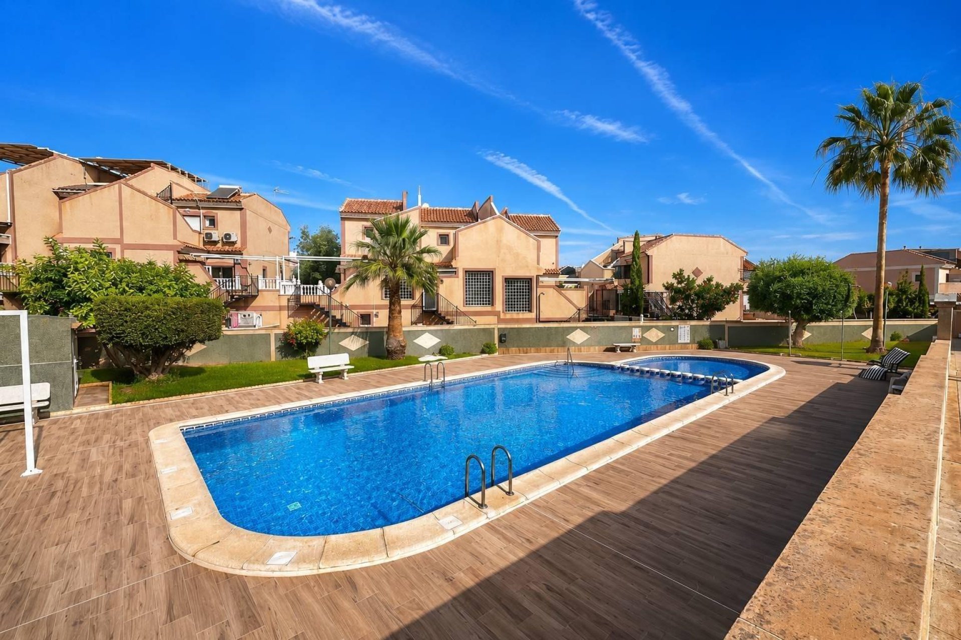 Herverkoop - Herenhuis -
Torrevieja - Los Altos