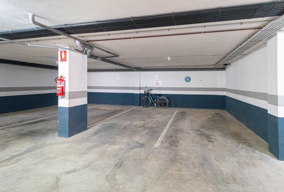 Herverkoop - Parking -
Orihuela Costa - Agua Marina