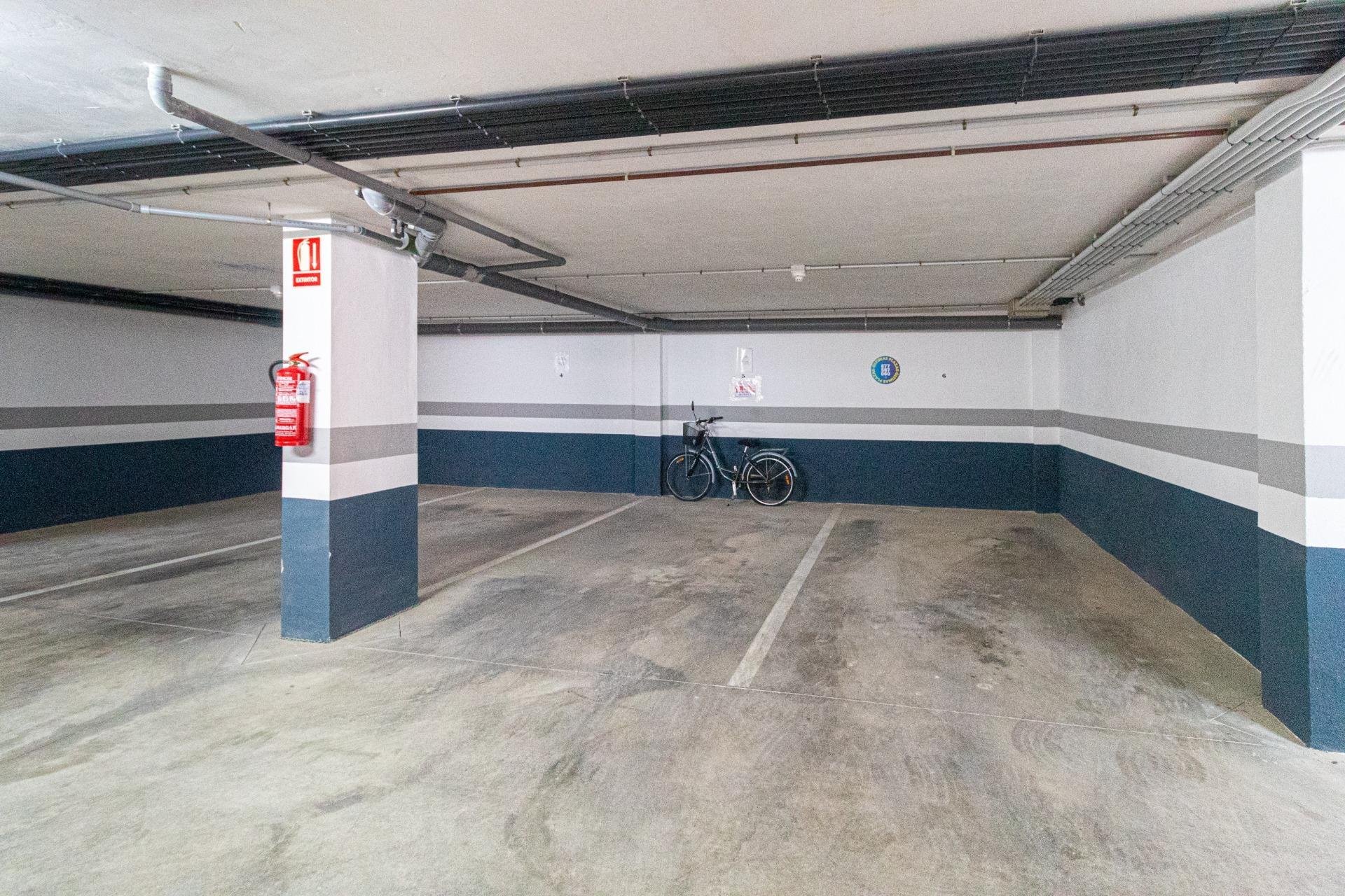 Herverkoop - Parking -
Orihuela Costa - Agua Marina