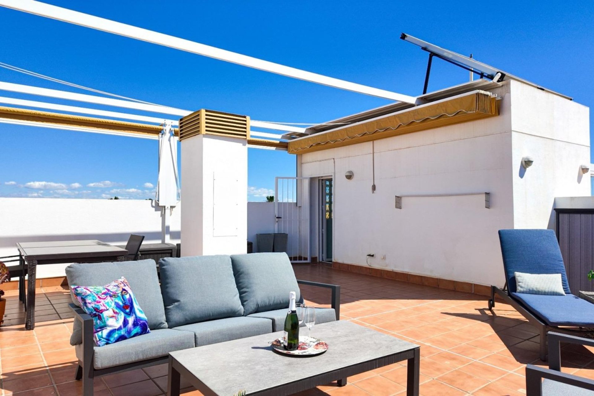 Herverkoop - Penthouse -
Orihuela Costa - Las Filipinas