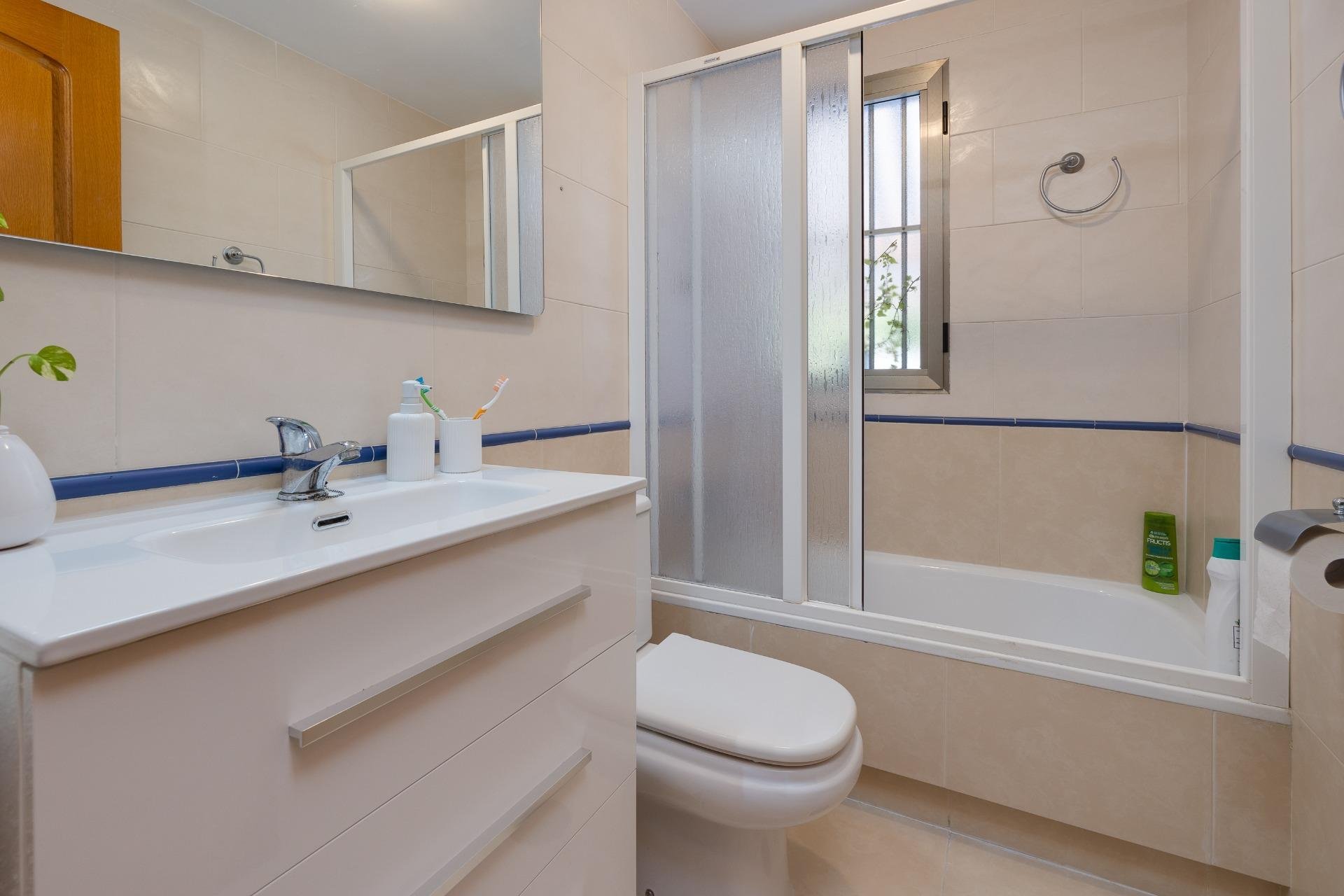 Herverkoop - Penthouse -
Torrevieja - Playa de los Locos
