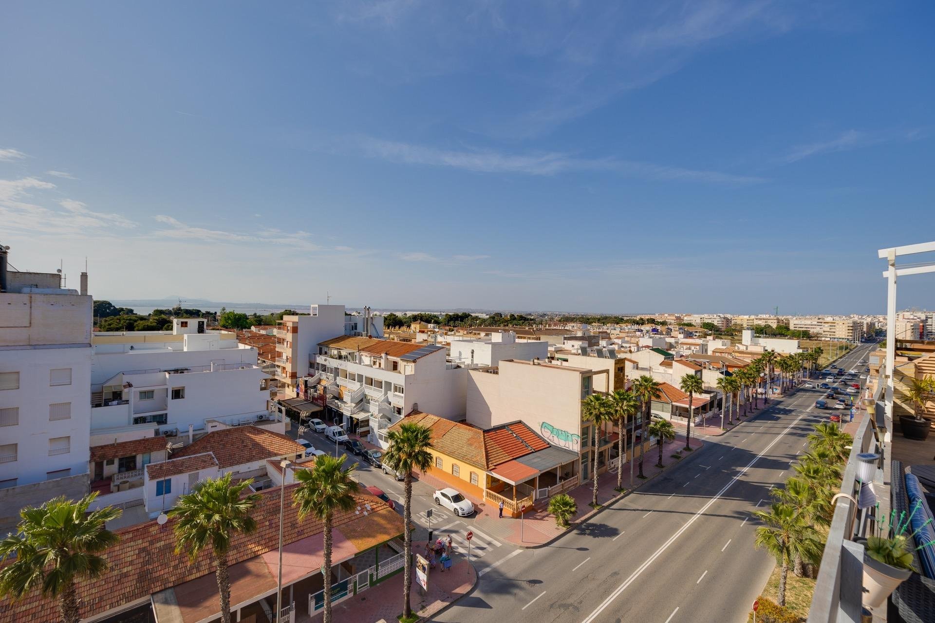Herverkoop - Penthouse -
Torrevieja - Playa de los Naufragos