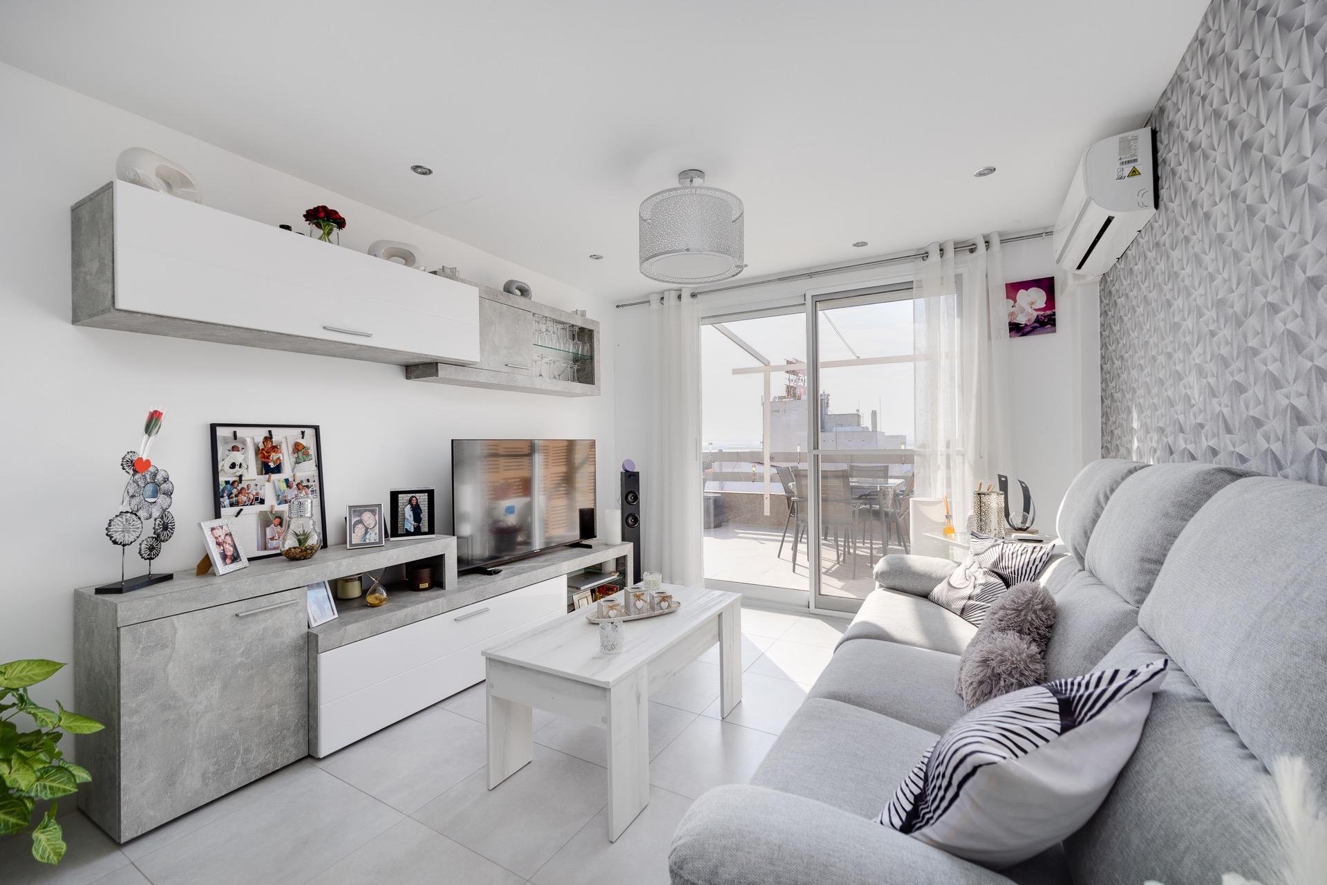 Herverkoop - Penthouse -
Torrevieja - Playa de los Naufragos
