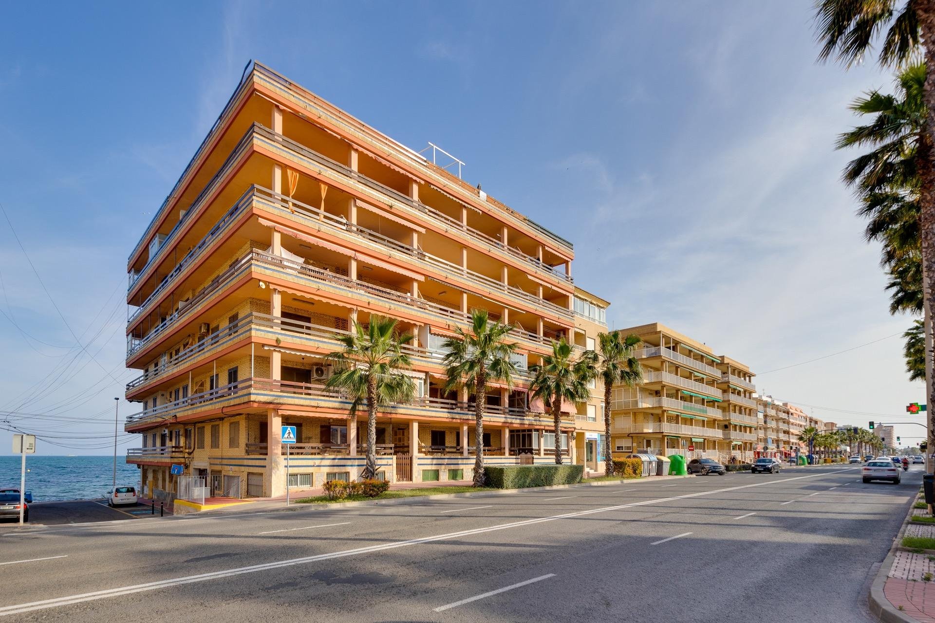 Herverkoop - Penthouse -
Torrevieja - Playa de los Naufragos