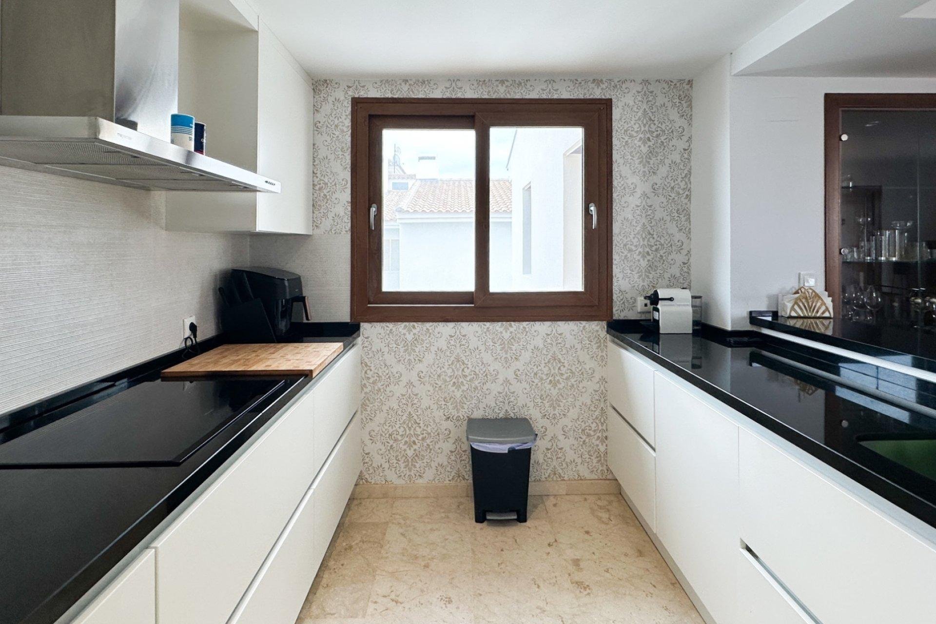 Herverkoop - Penthouse -
Torrevieja - Punta prima