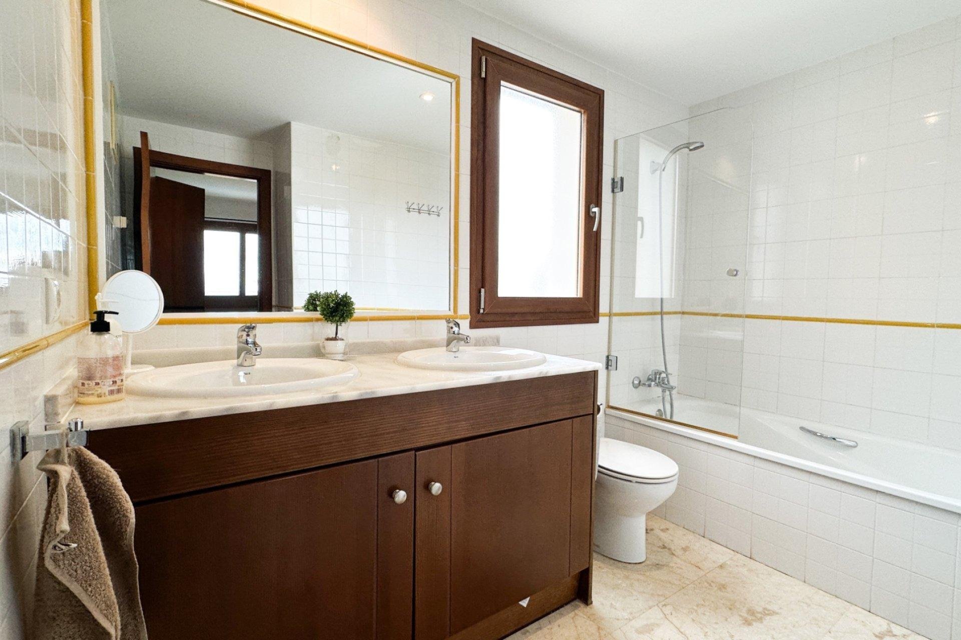 Herverkoop - Penthouse -
Torrevieja - Punta prima