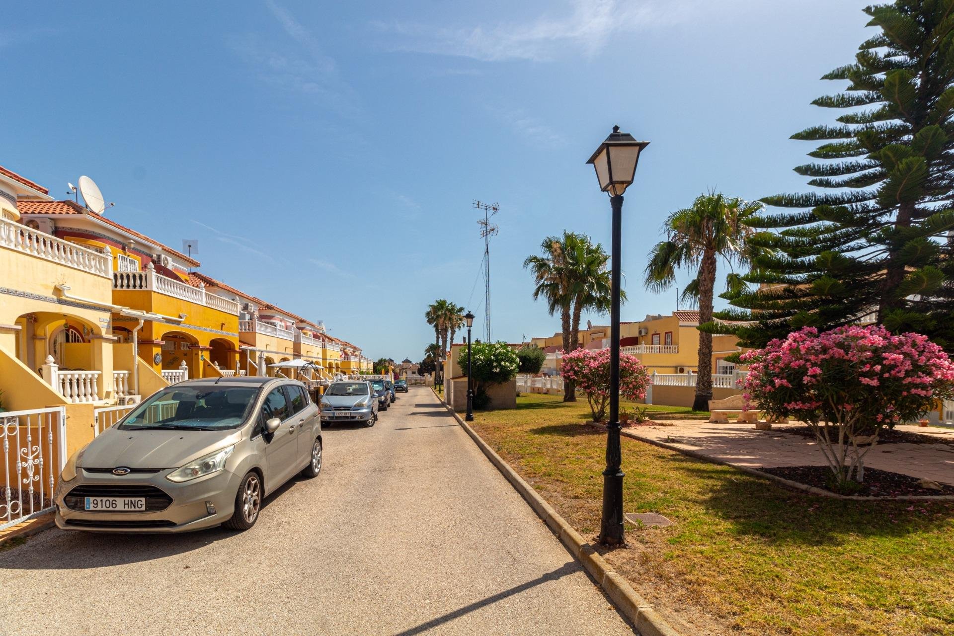 Herverkoop - Terraced house -
Orihuela Costa - La Regia