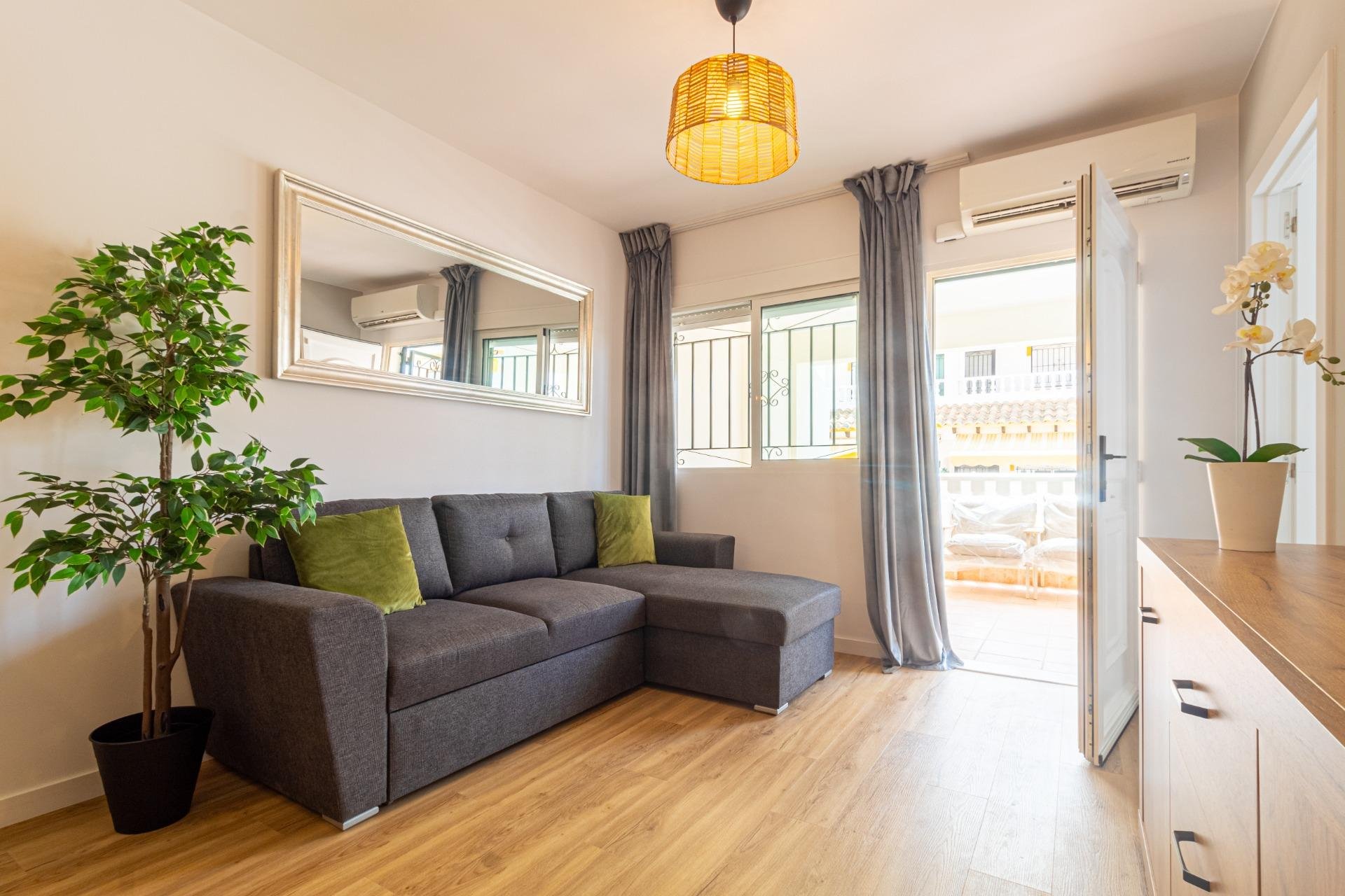 Herverkoop - Terraced house -
Torrevieja - Los altos