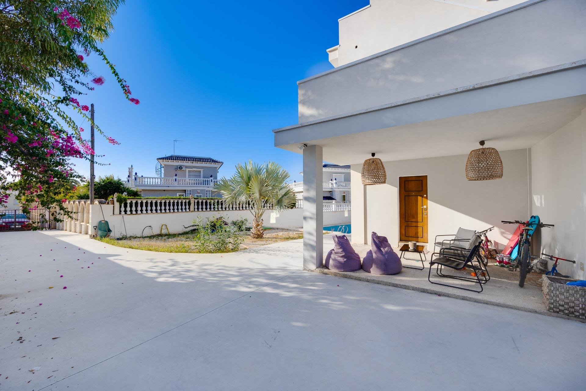 Herverkoop - Villa -
Ciudad quesada