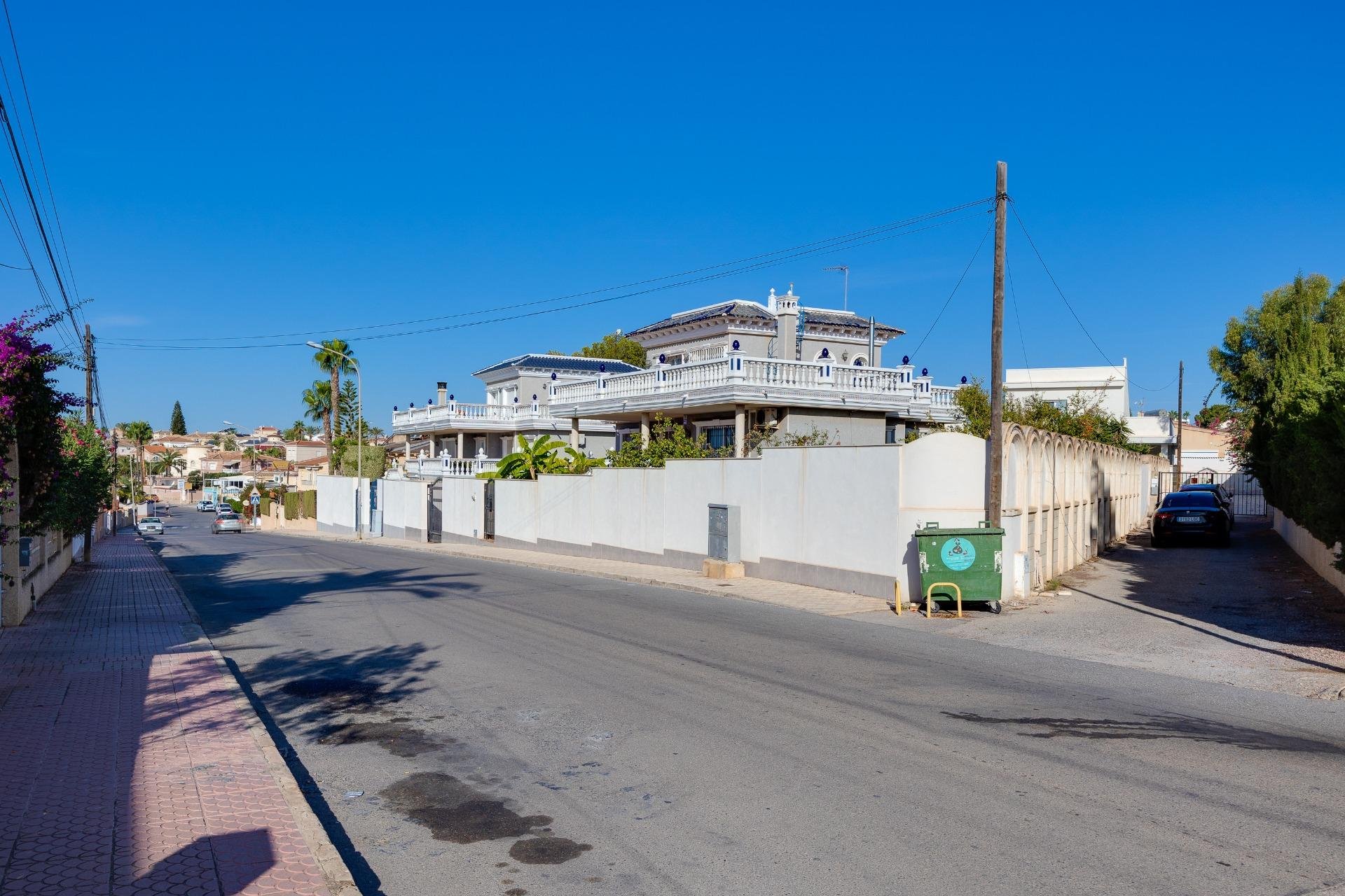 Herverkoop - Villa -
Ciudad quesada