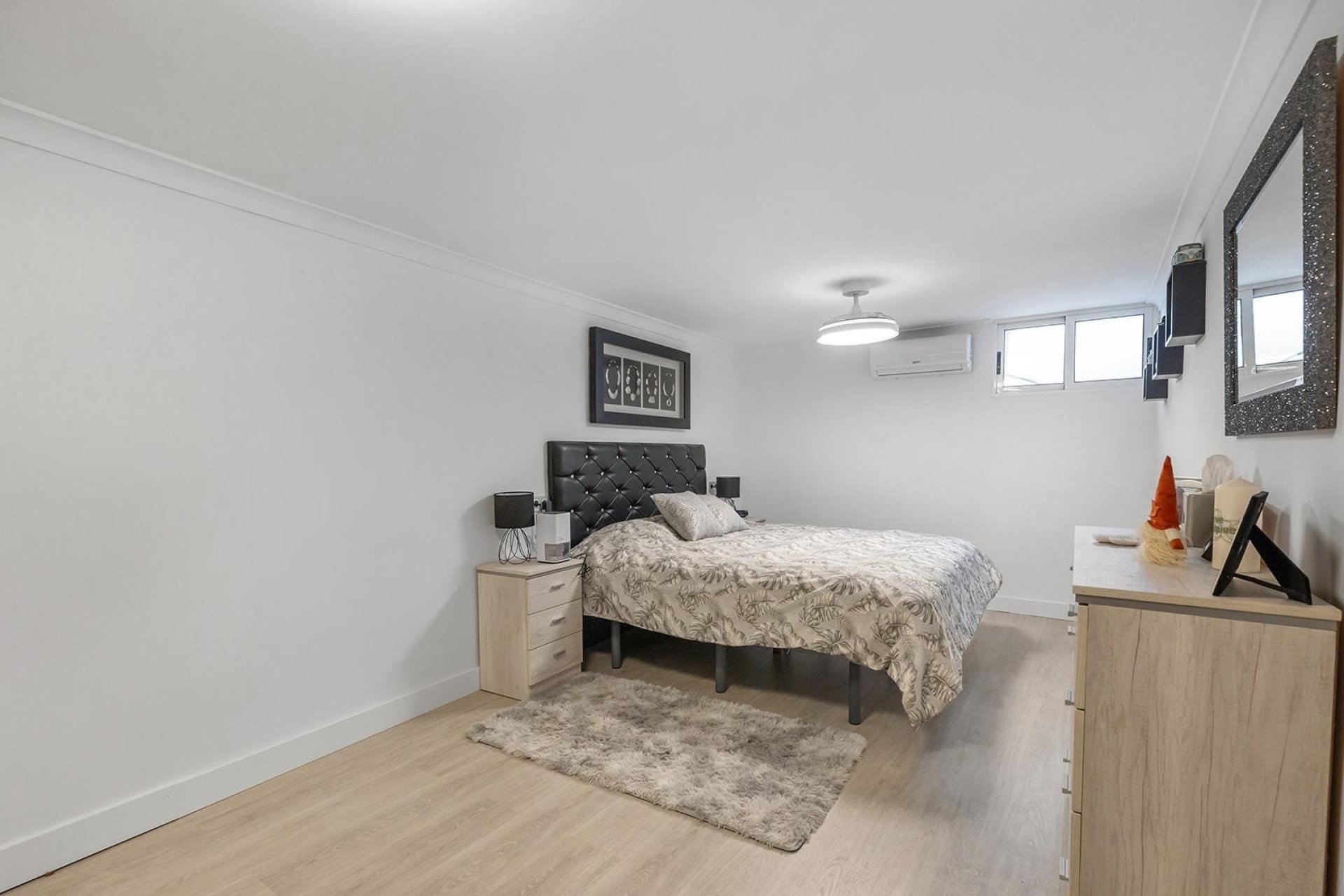 Herverkoop - Villa -
Guardamar del Segura - Urbanizaciones