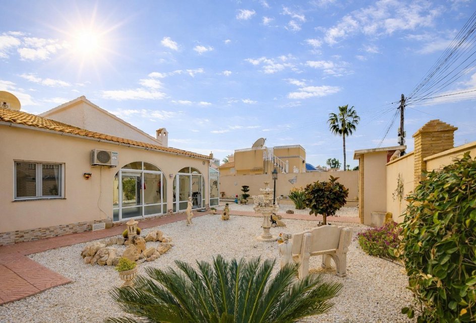 Herverkoop - Villa -
Orihuela Costa - Cabo Roig