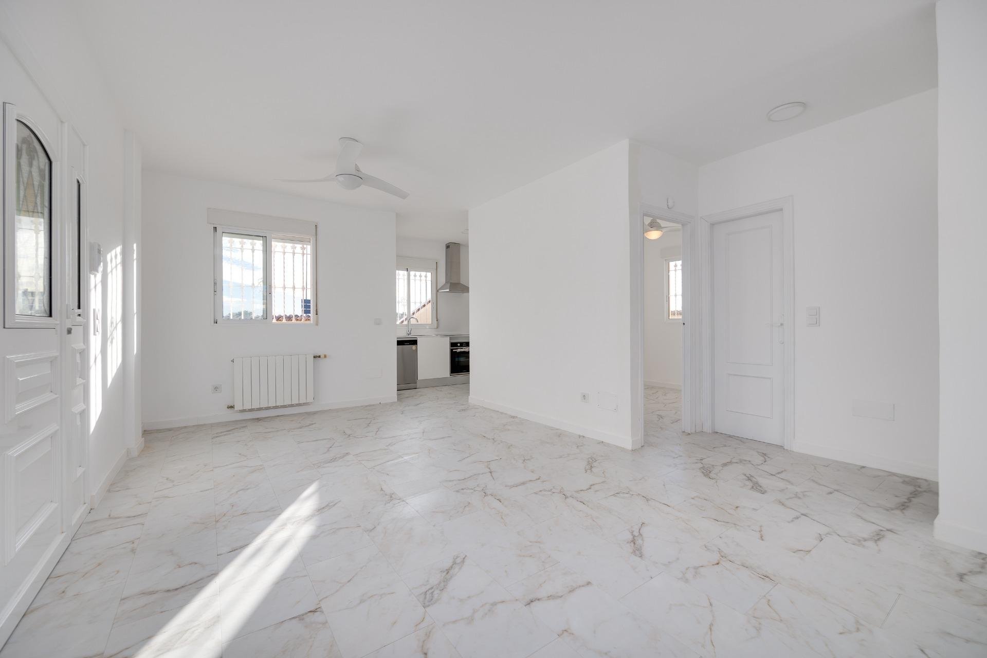 Herverkoop - Villa -
Orihuela Costa - La Zenia