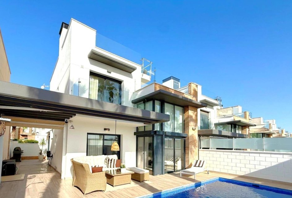 Herverkoop - Villa -
Orihuela Costa - Lomas de Cabo Roig