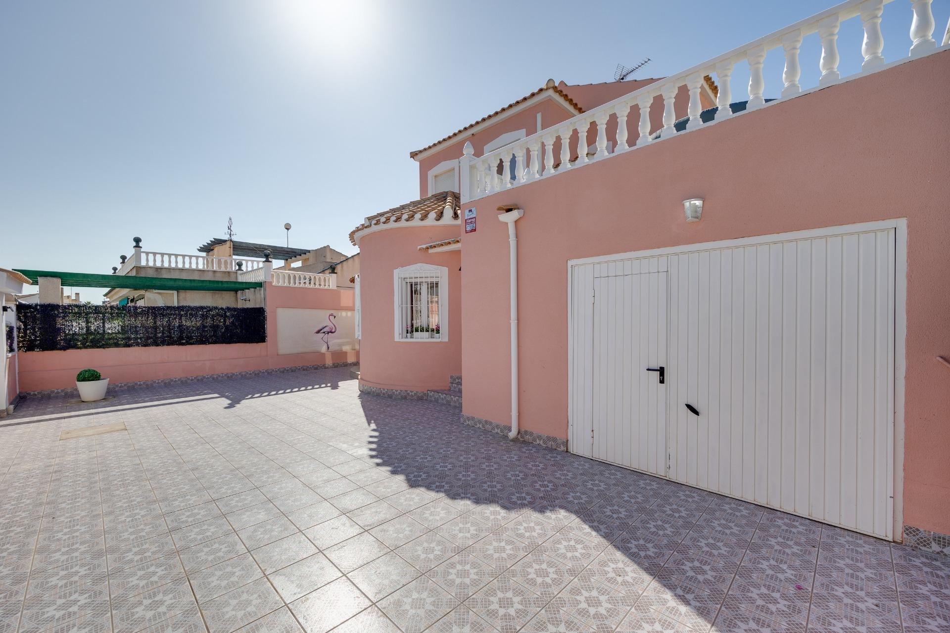 Herverkoop - Villa -
Orihuela Costa - Los Almendros-La Florida