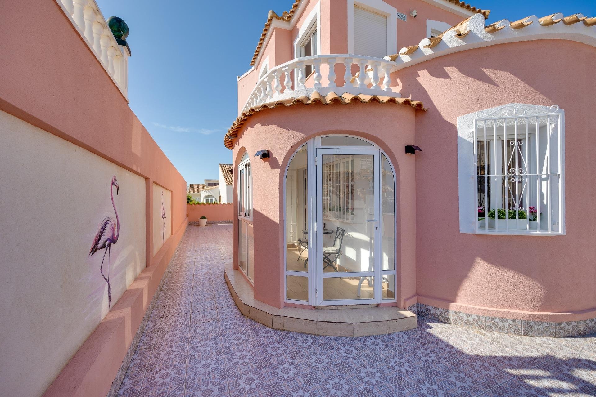 Herverkoop - Villa -
Orihuela Costa - Los Almendros-La Florida
