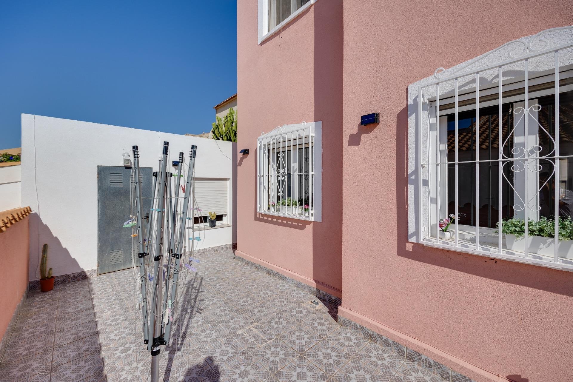 Herverkoop - Villa -
Orihuela Costa - Los Almendros-La Florida
