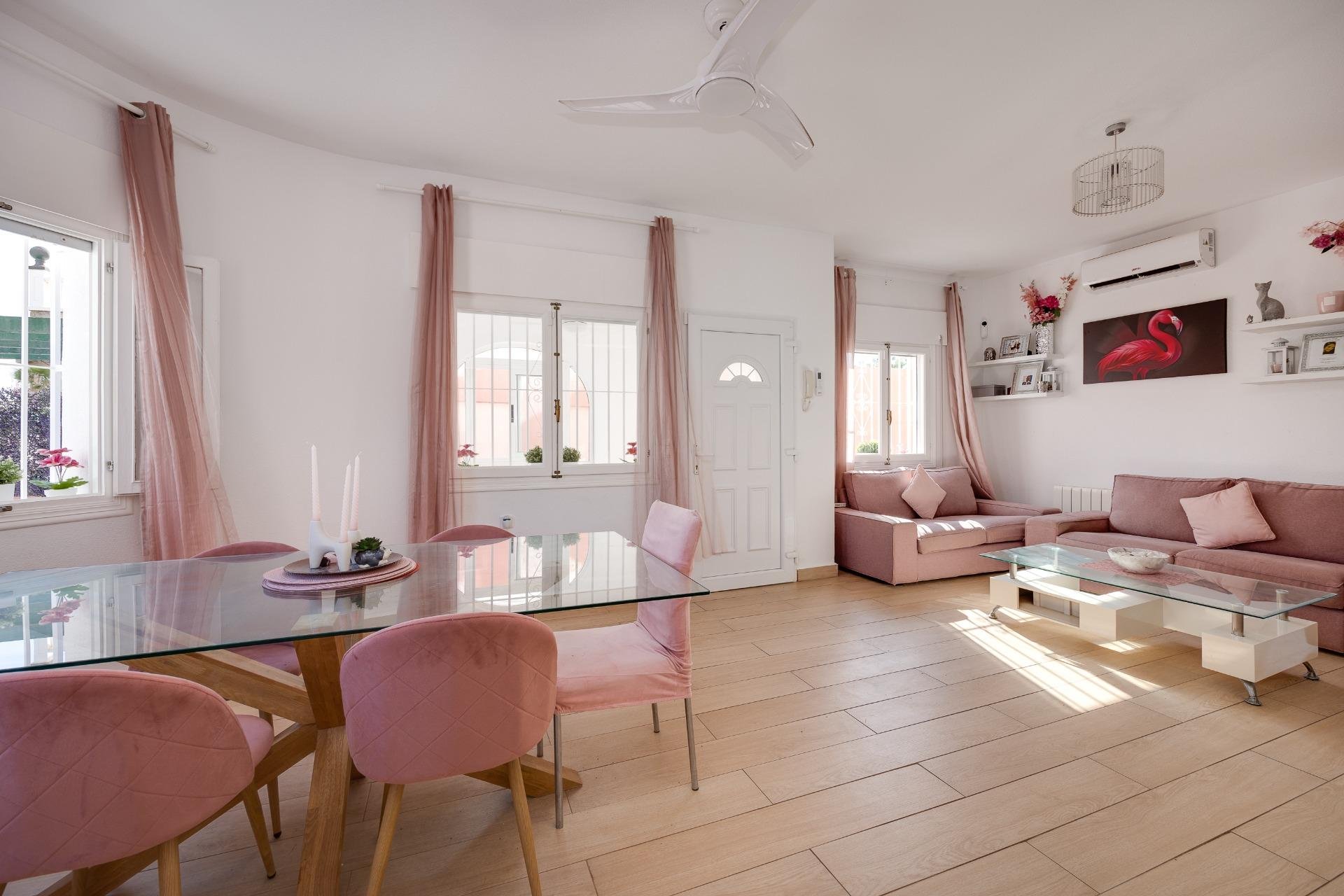 Herverkoop - Villa -
Orihuela Costa - Los Almendros-La Florida