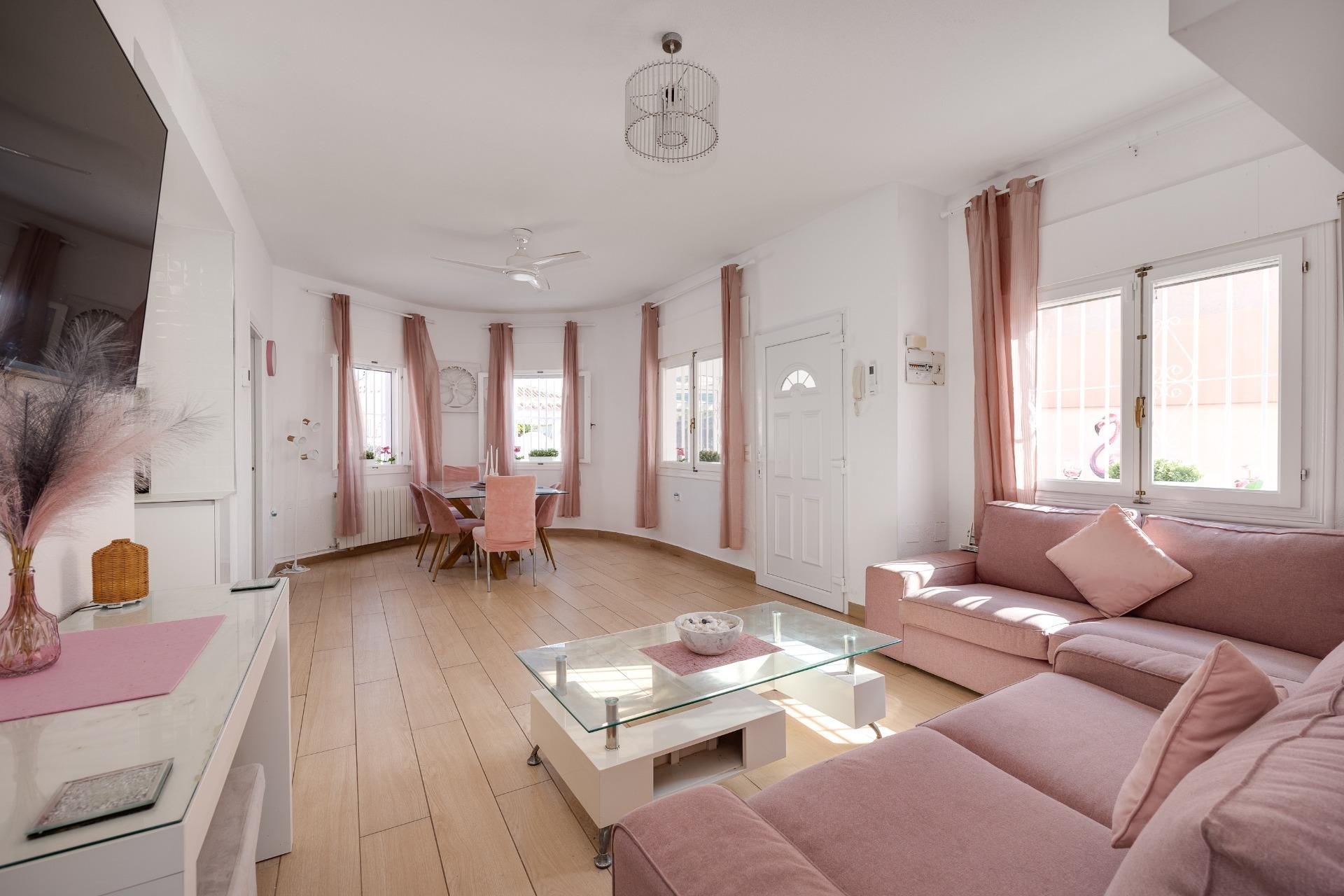 Herverkoop - Villa -
Orihuela Costa - Los Almendros-La Florida