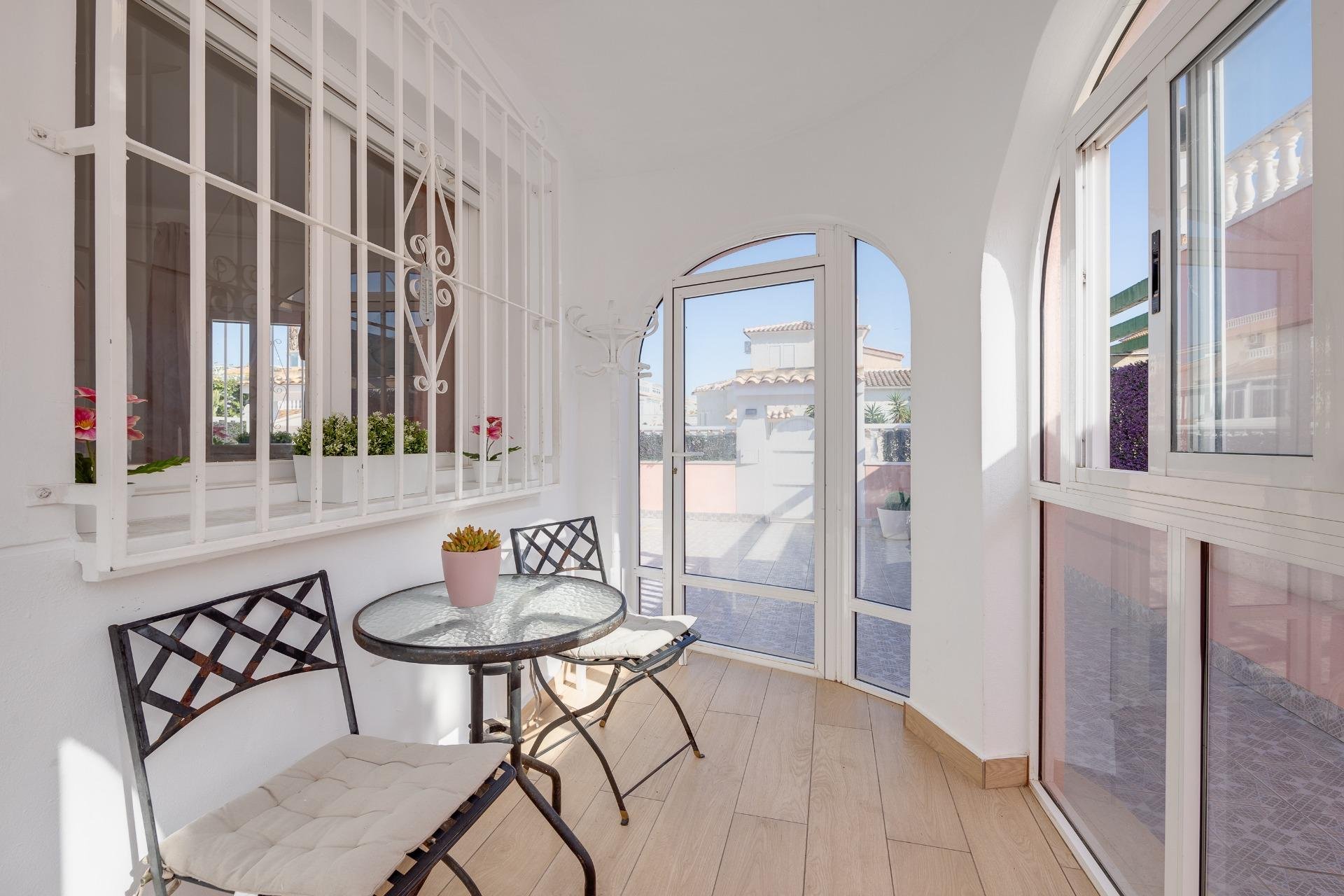 Herverkoop - Villa -
Orihuela Costa - Los Almendros-La Florida