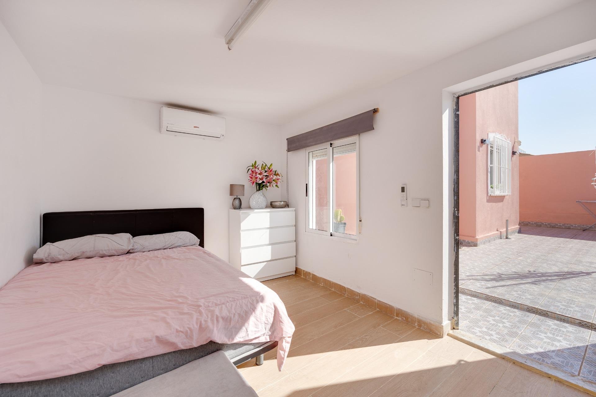 Herverkoop - Villa -
Orihuela Costa - Los Almendros-La Florida