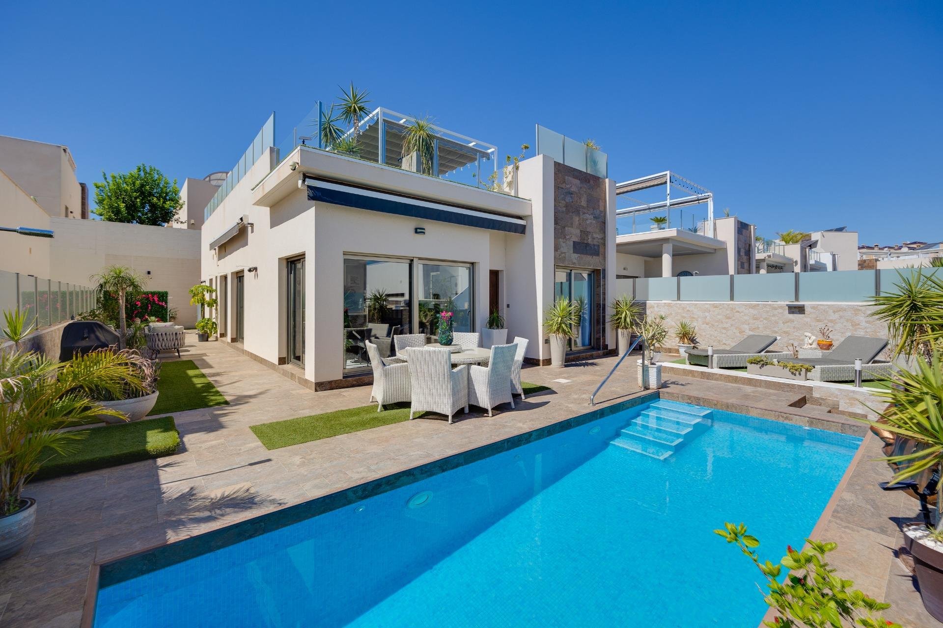 Herverkoop - Villa -
Orihuela Costa - PAU 26