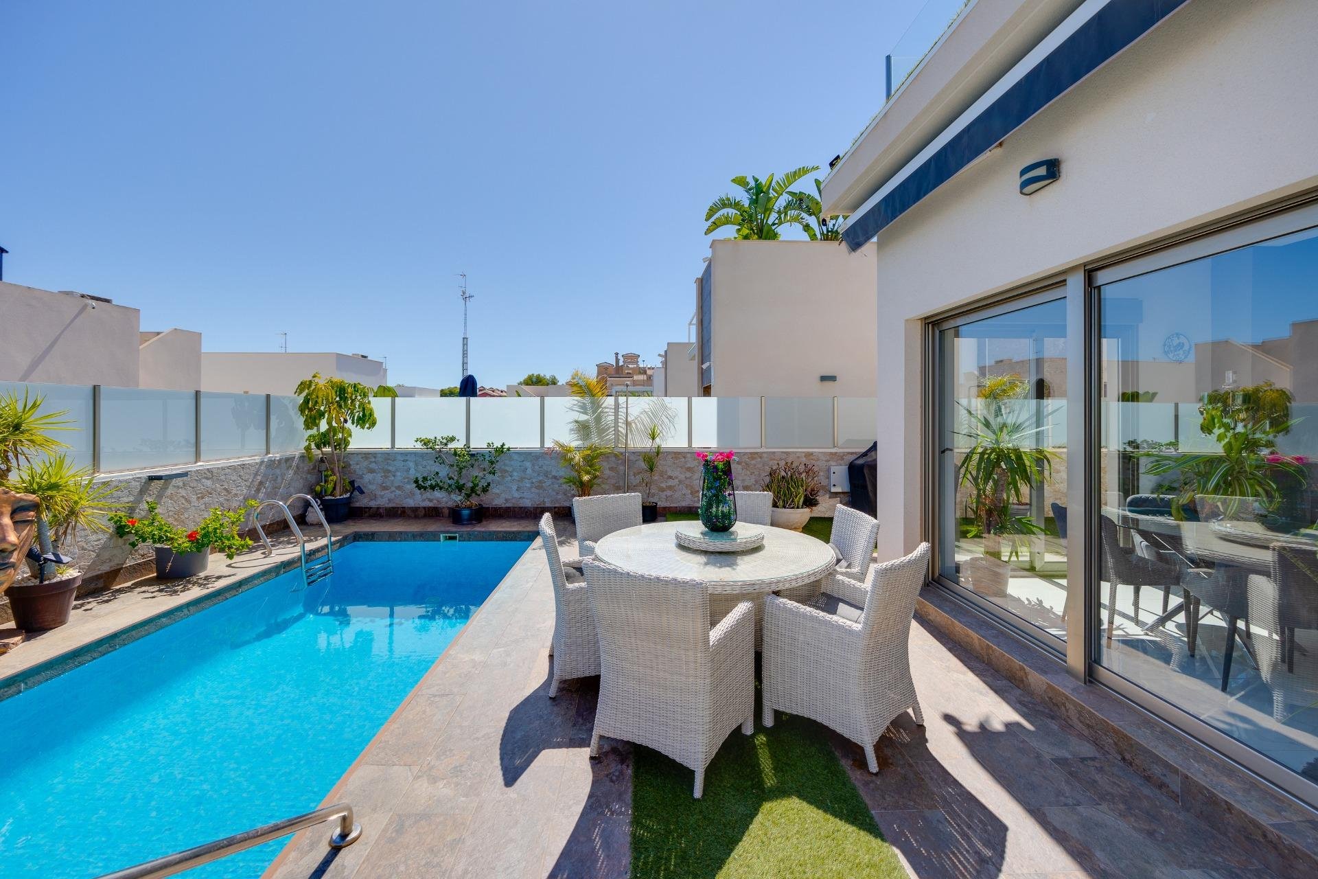 Herverkoop - Villa -
Orihuela Costa - PAU 26