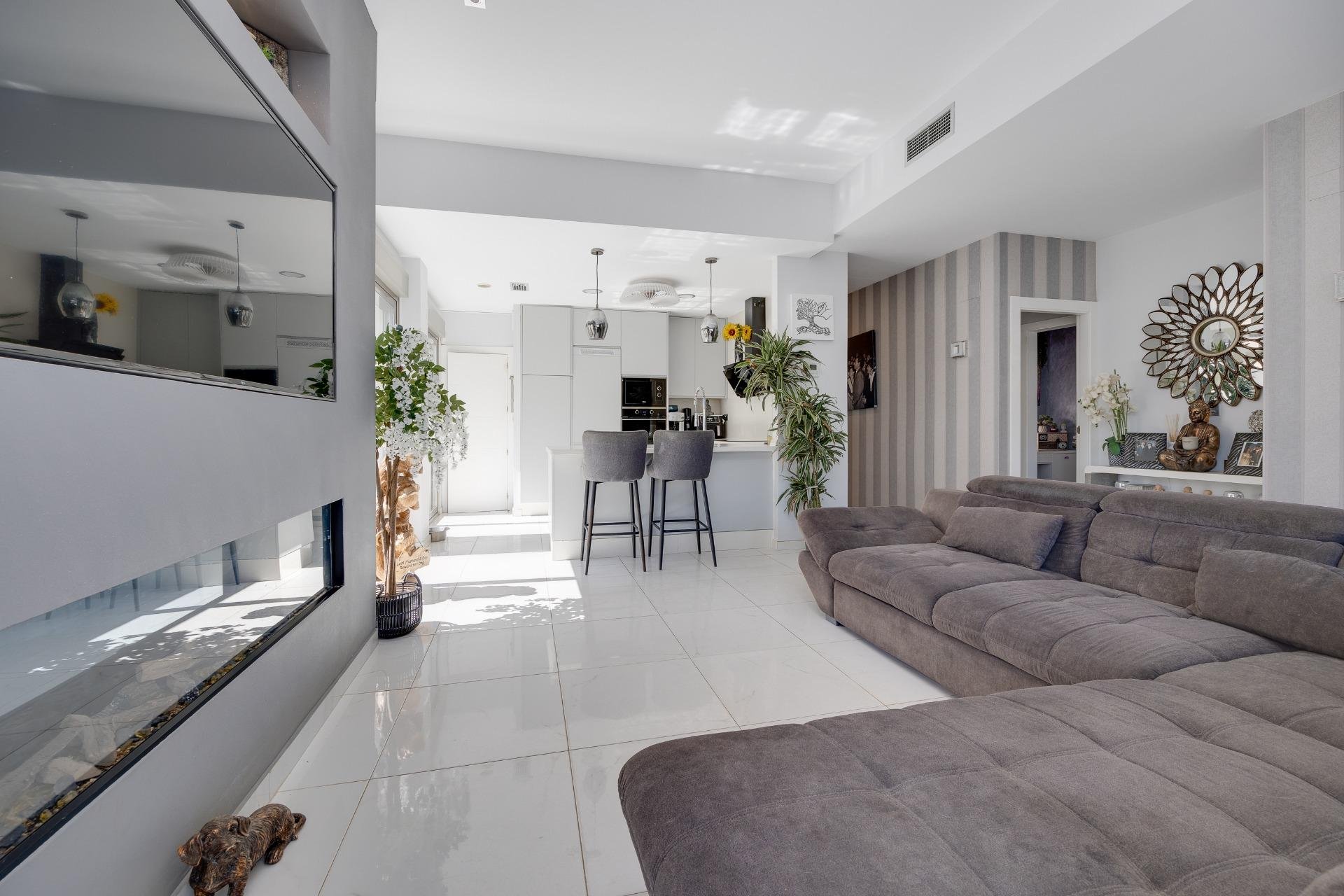 Herverkoop - Villa -
Orihuela Costa - PAU 26