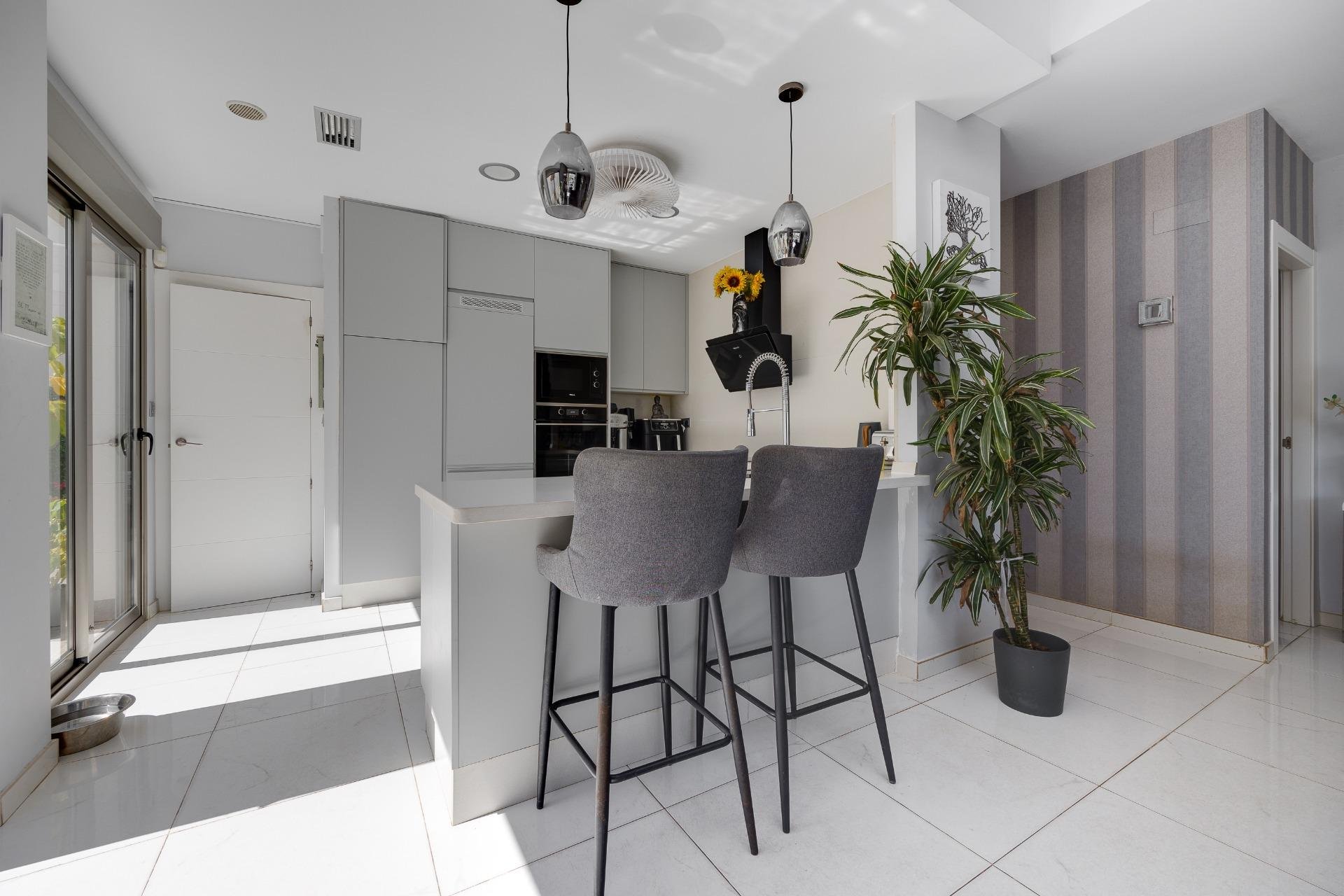 Herverkoop - Villa -
Orihuela Costa - PAU 26