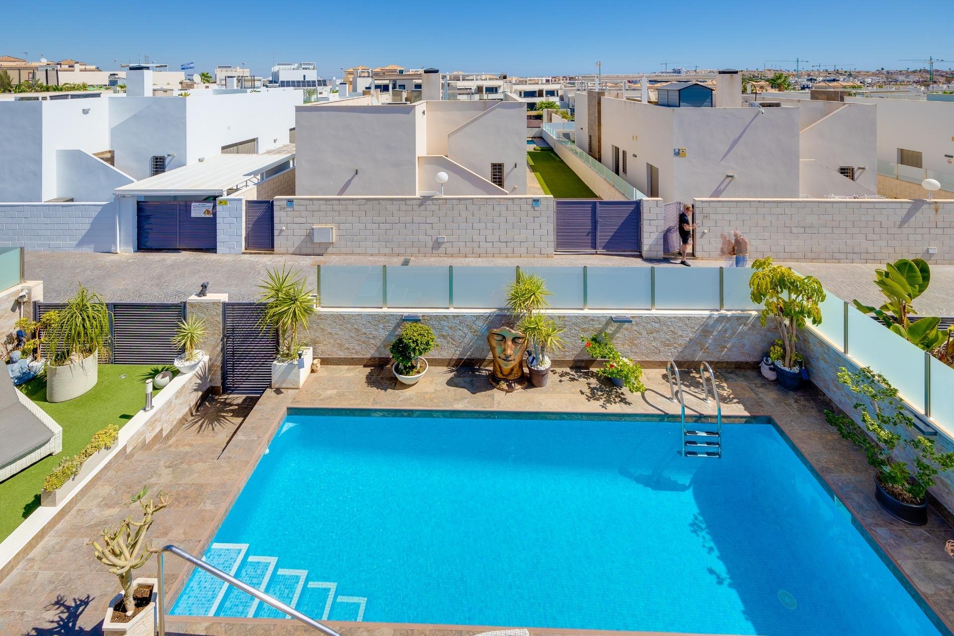 Herverkoop - Villa -
Orihuela Costa - PAU 26