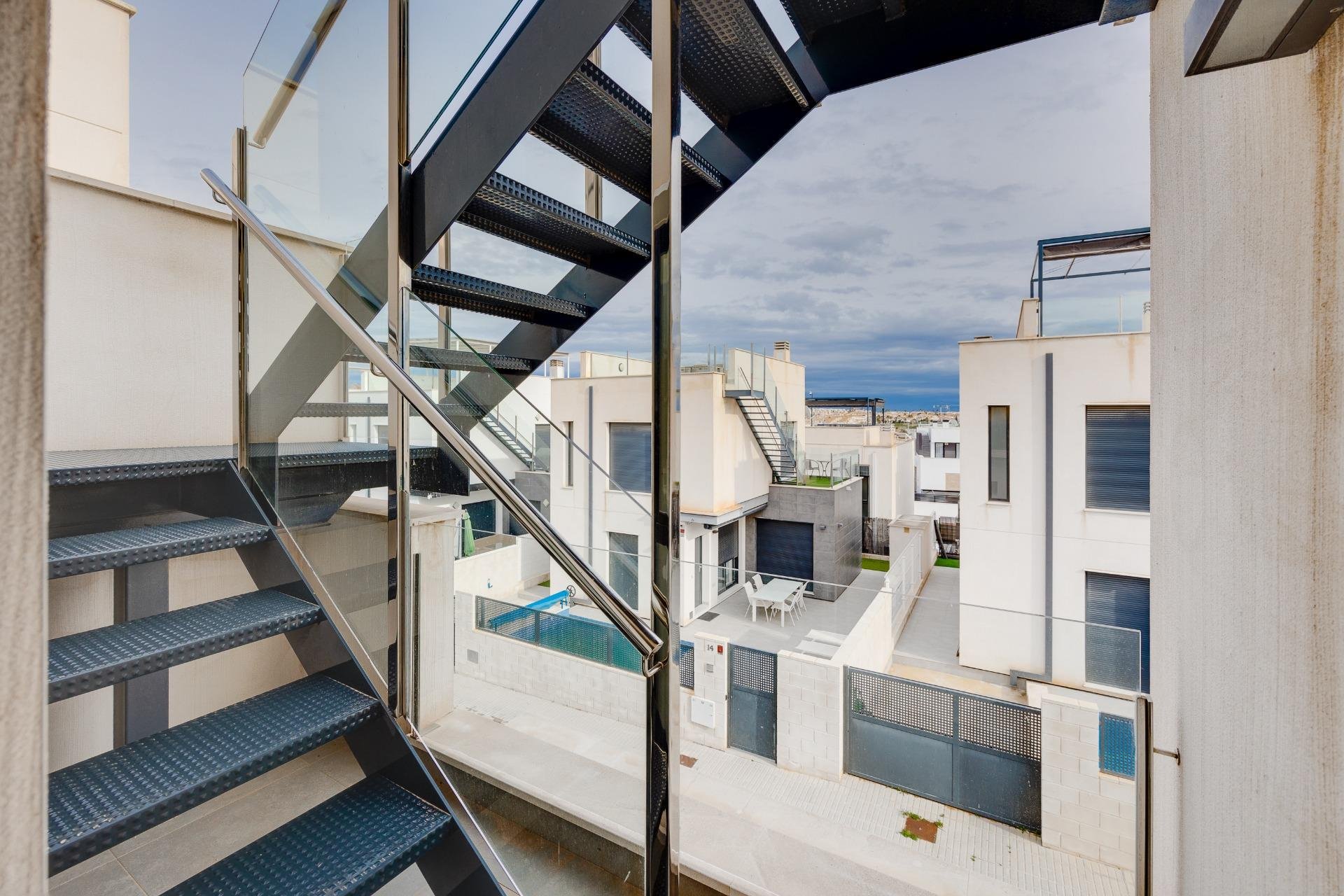 Herverkoop - Villa -
Orihuela Costa - PAU 26