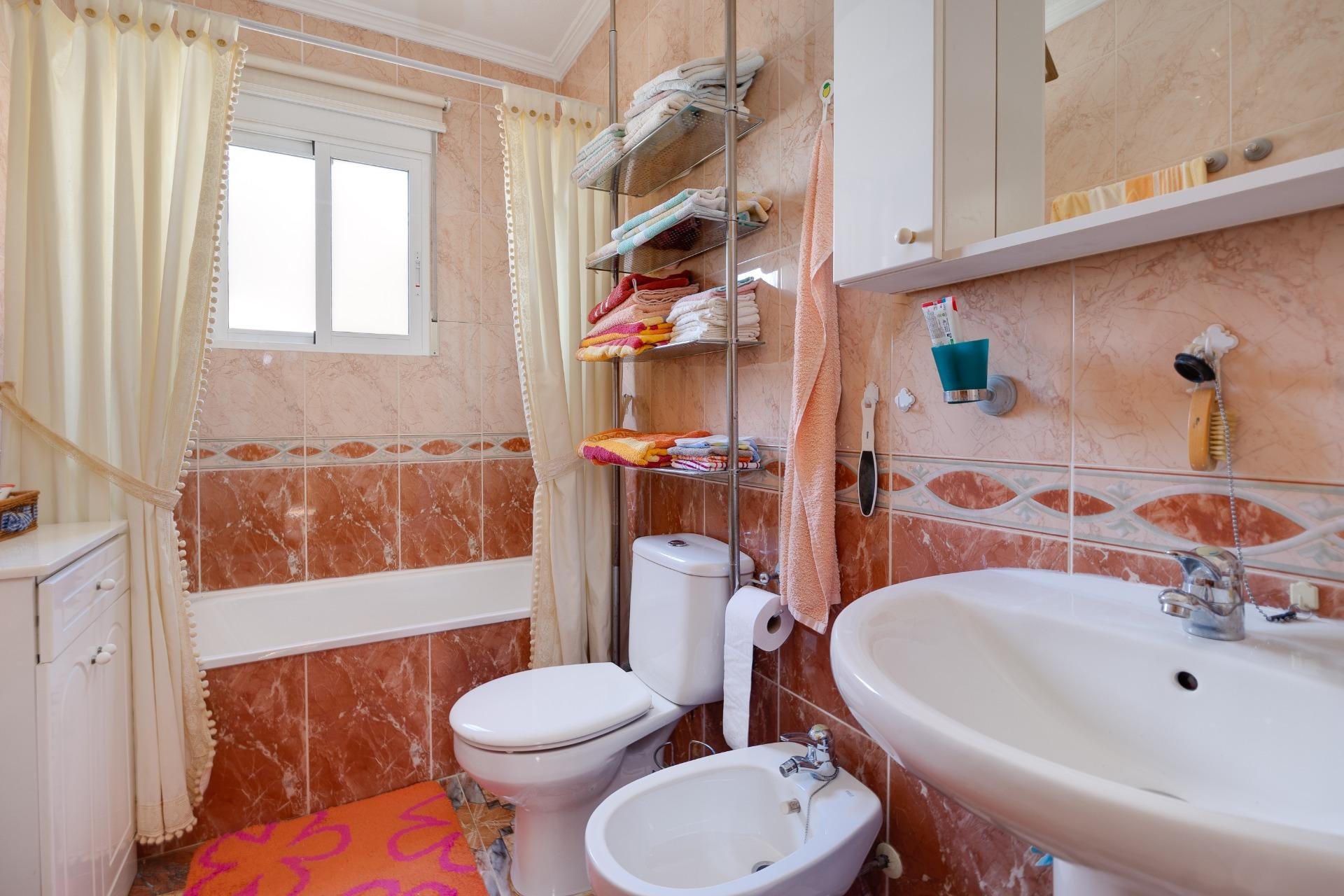 Herverkoop - Villa -
Orihuela Costa - Playa Flamenca