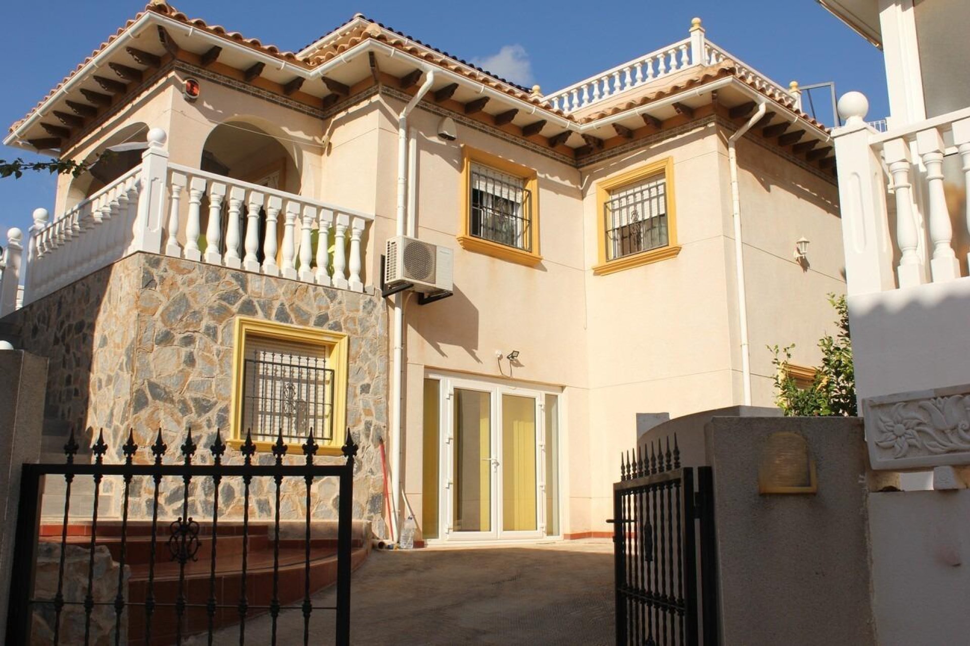 Herverkoop - Villa -
Orihuela Costa - Playa Flamenca