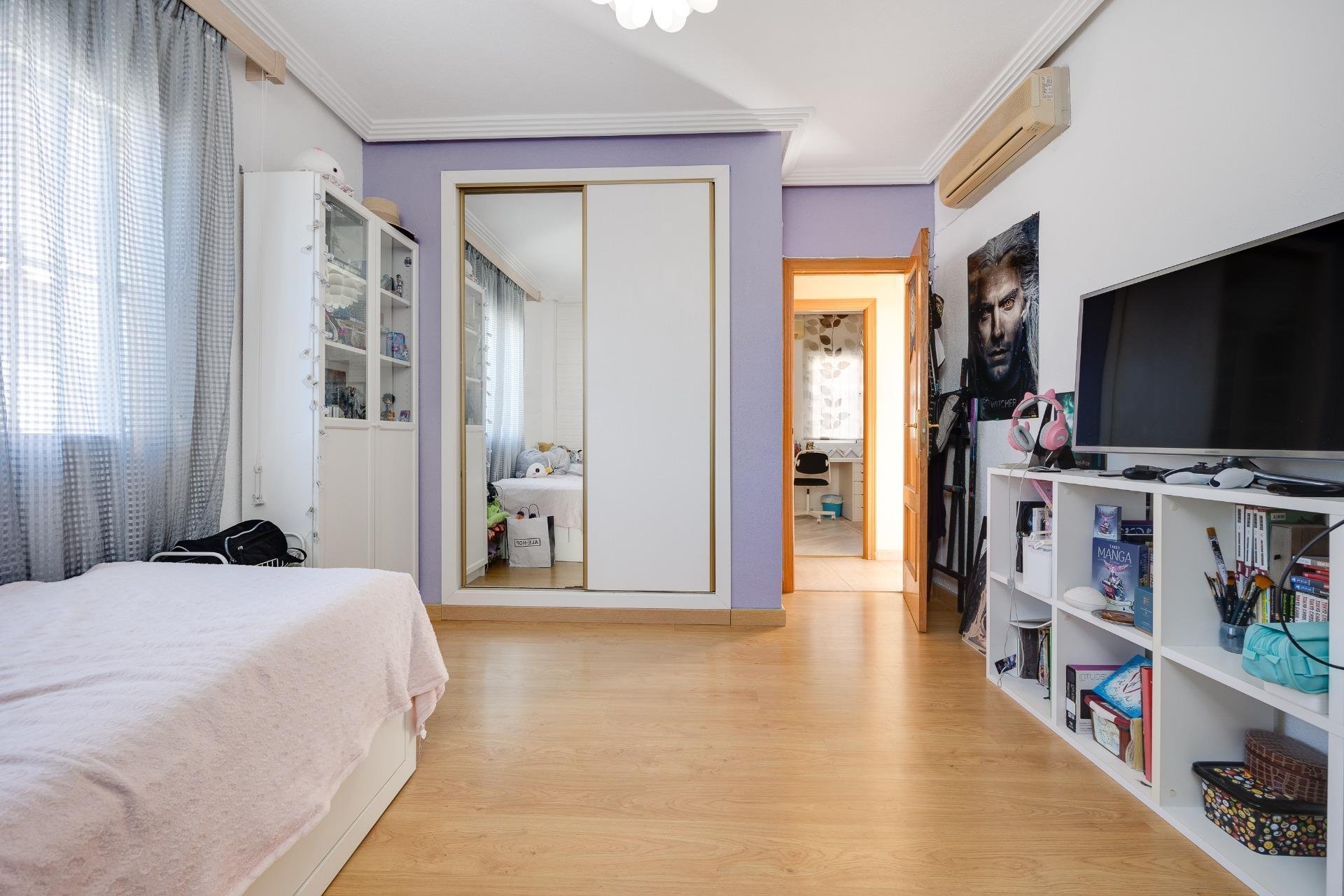 Herverkoop - Villa -
Orihuela Costa - Urbanización Perla del Mar