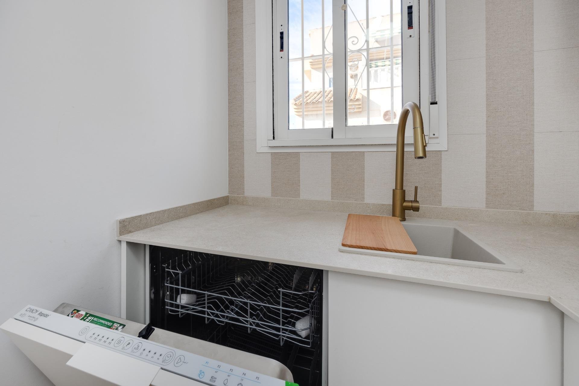 Herverkoop - Villa -
Rojales - Centro de la Ciudad Quesada