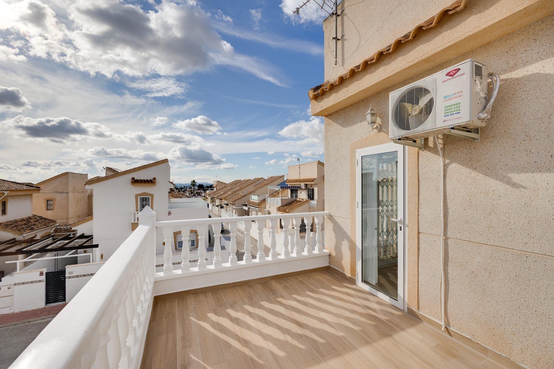 Herverkoop - Villa -
Rojales - Centro de la Ciudad Quesada