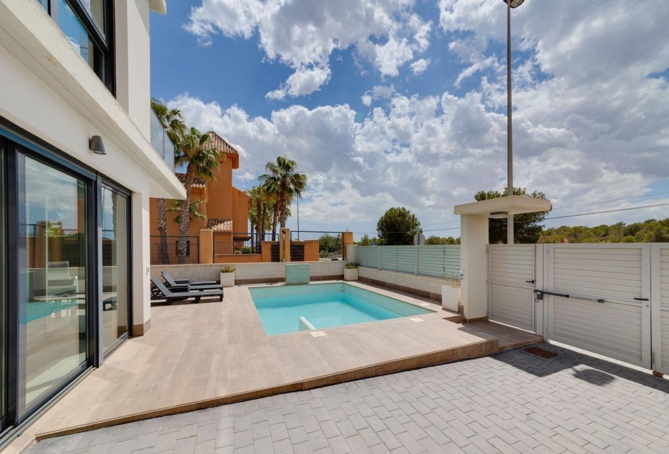 Herverkoop - Villa -
San Miguel de Salinas - Bellavista