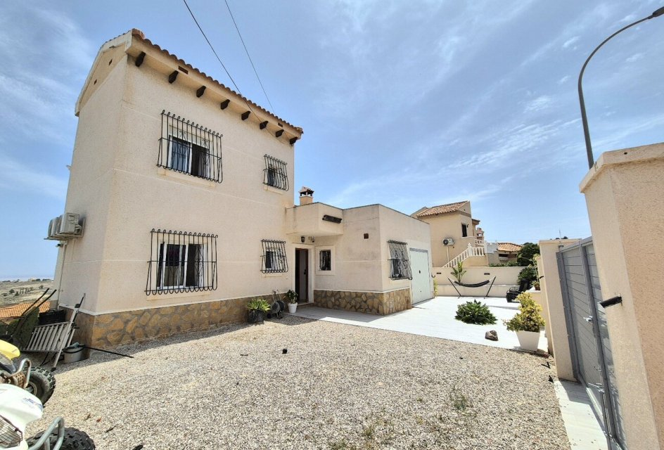 Herverkoop - Villa -
San Miguel de Salinas - Ciudad de las comunicaciones