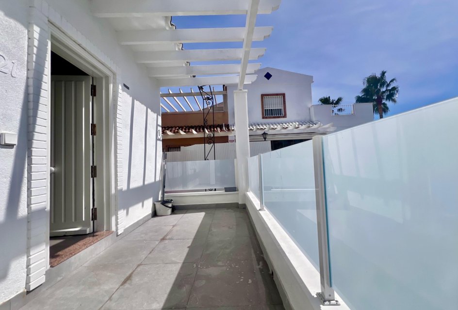 Herverkoop - Villa -
San Miguel de Salinas - Las filipinas