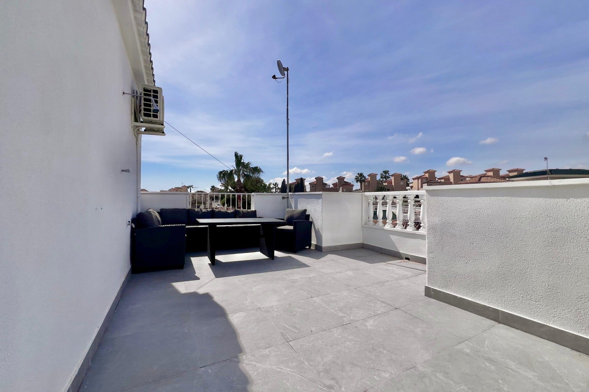 Herverkoop - Villa -
San Miguel de Salinas - Las filipinas