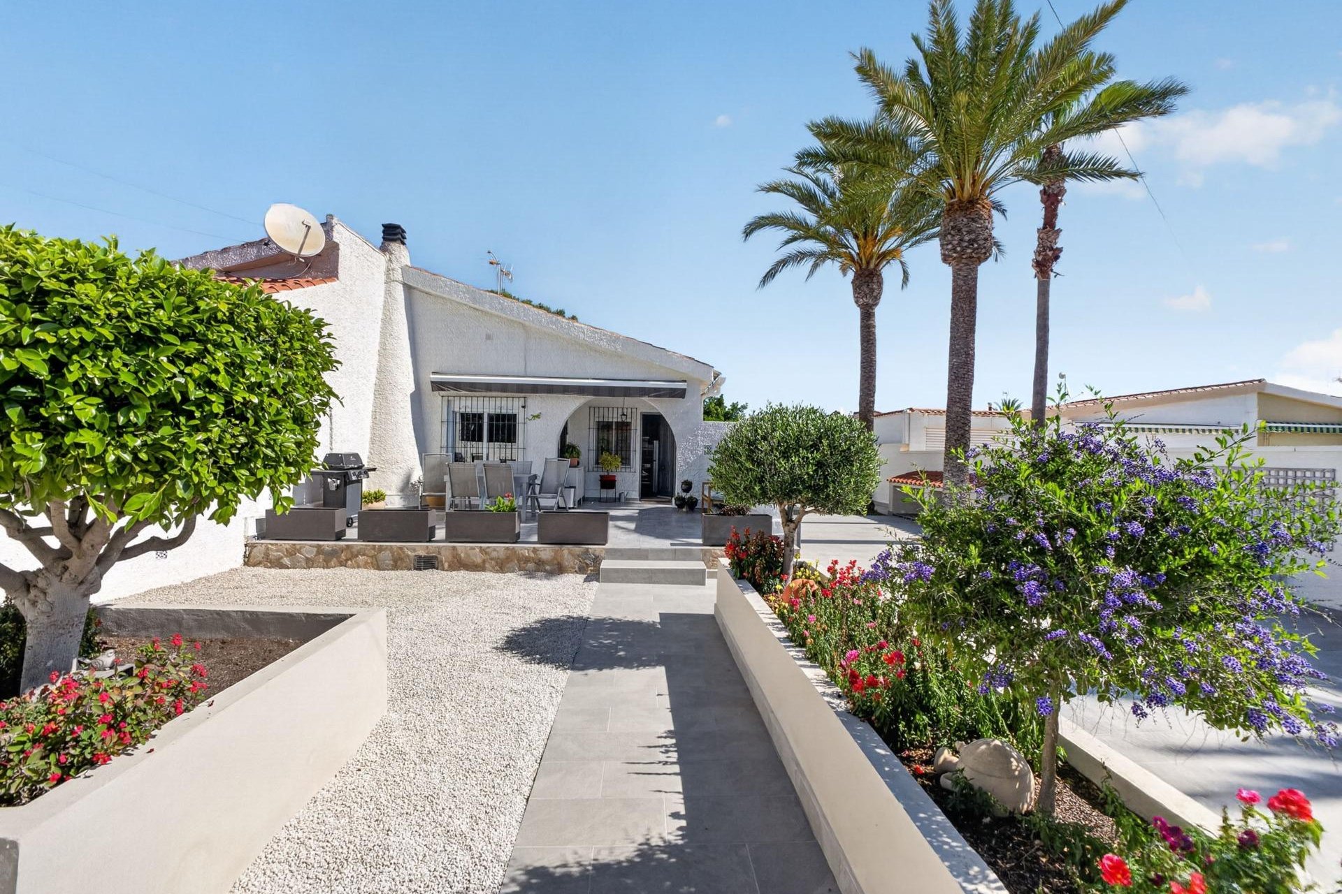 Herverkoop - Villa -
Torrevieja - Playa de los Locos