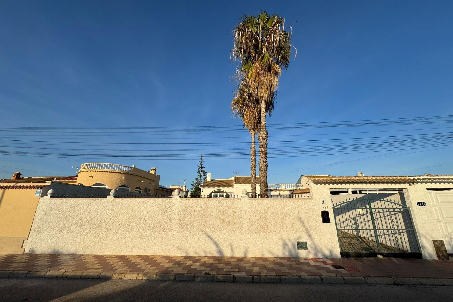 Herverkoop - Villa -
Torrevieja - San luis