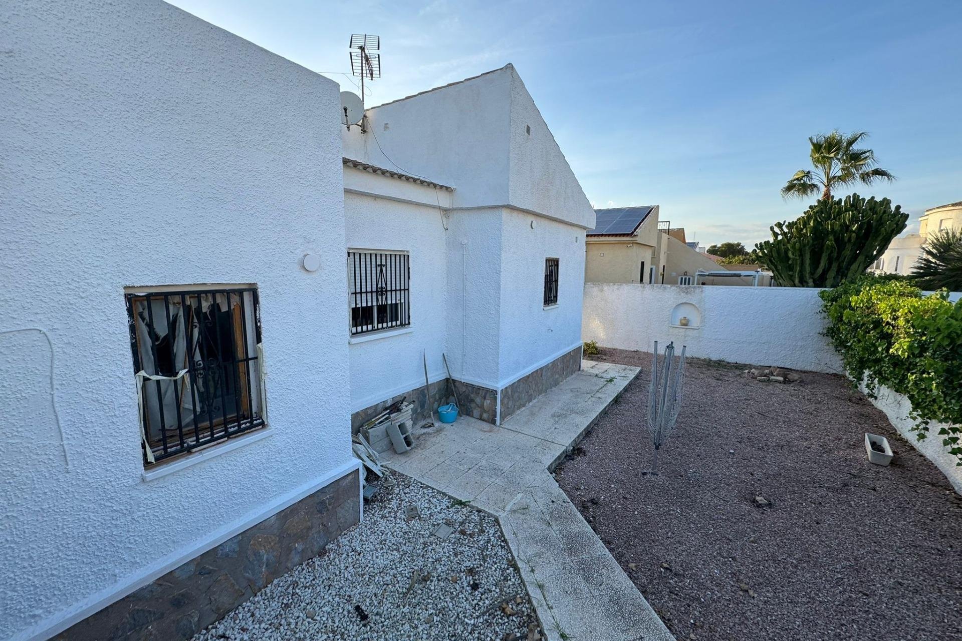 Herverkoop - Villa -
Torrevieja - San luis