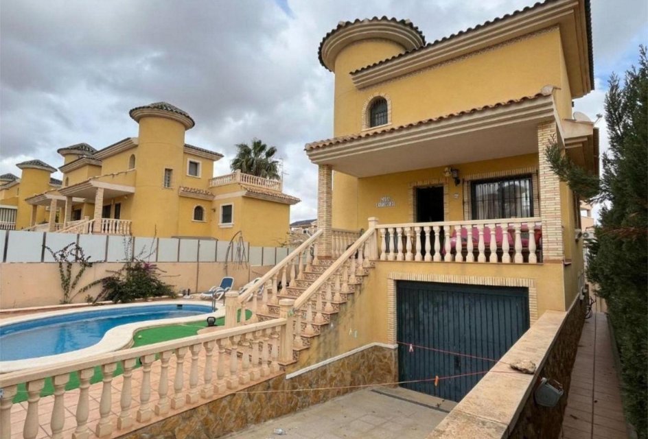 Herverkoop - Villa -
Villamartin