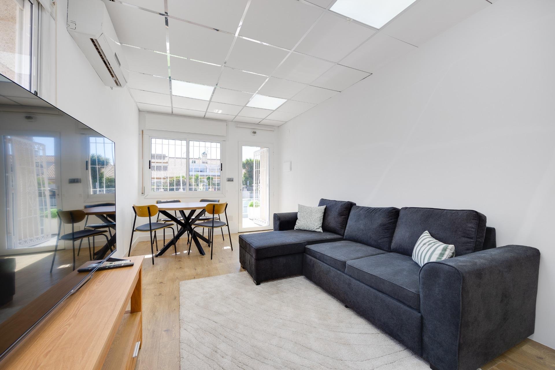 Lange Termijn Verhuur - Herenhuis -
Orihuela Costa - La Zenia