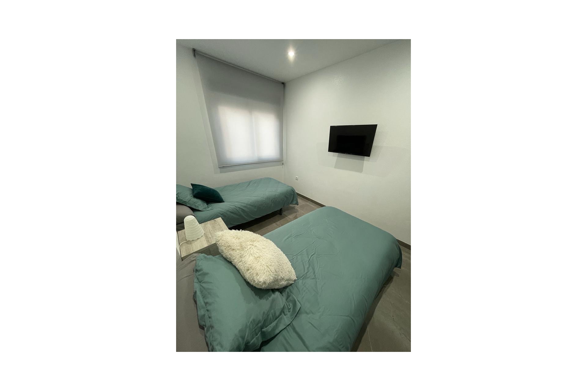 Lange Termijn Verhuur - Penthouse -
Torrevieja - Playa del Cura